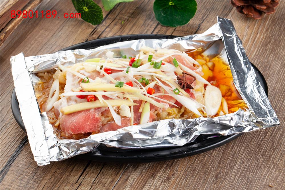 锡纸酸菜五花肉 -